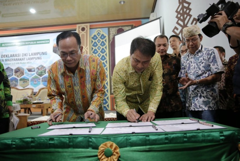 Elemen masyarakat Deklarasi Provinsi Lampung sebagai alternatif ibu kota RI di UIN Raden Intan II, Kamis (25/7). 