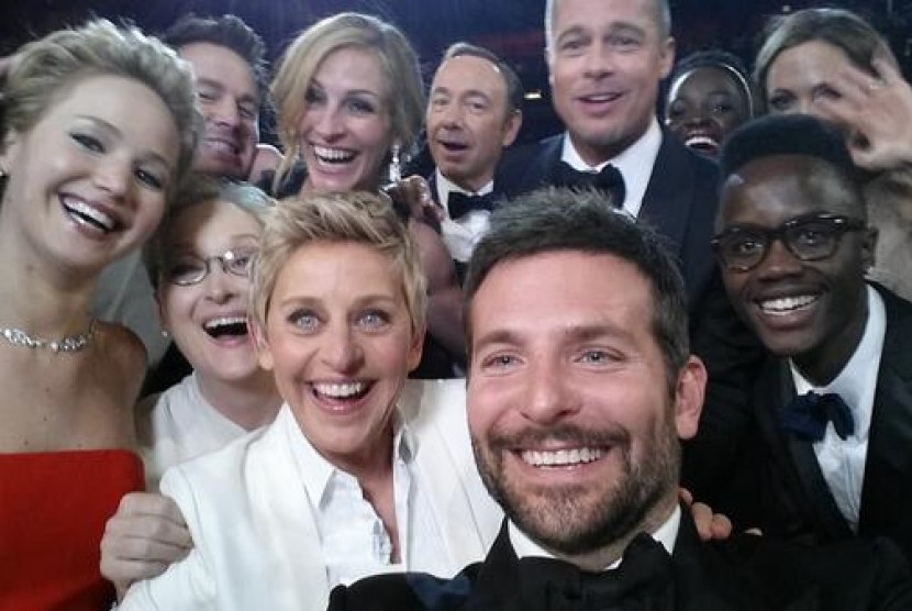 Ellen dan para aktor aktris saat Oscar.