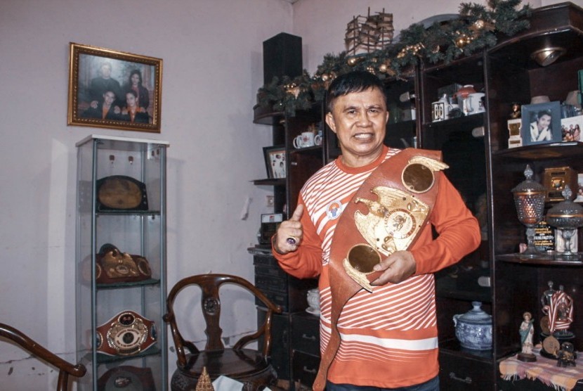 Ellyas Pical, Sang legendaris tinju yang pernah membawa nama Indonesia ke kancah dunia.