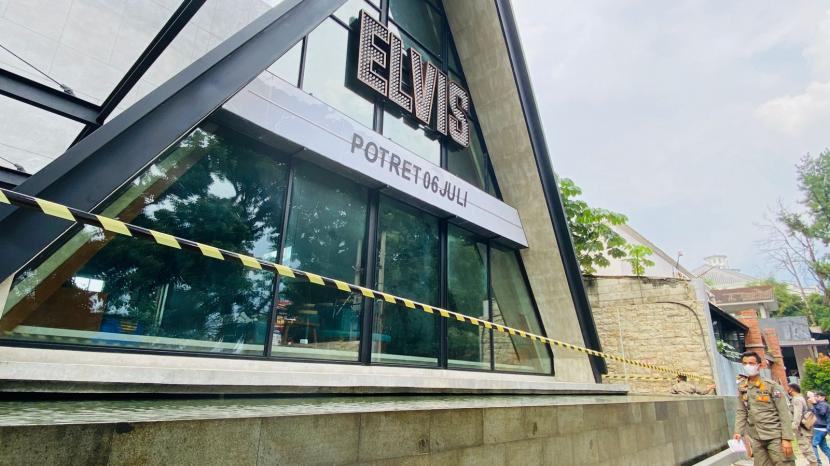 Elvis cafe and resto eks Holywings Bogor disegel, Sabtu (25/6). (Ilustrasi)