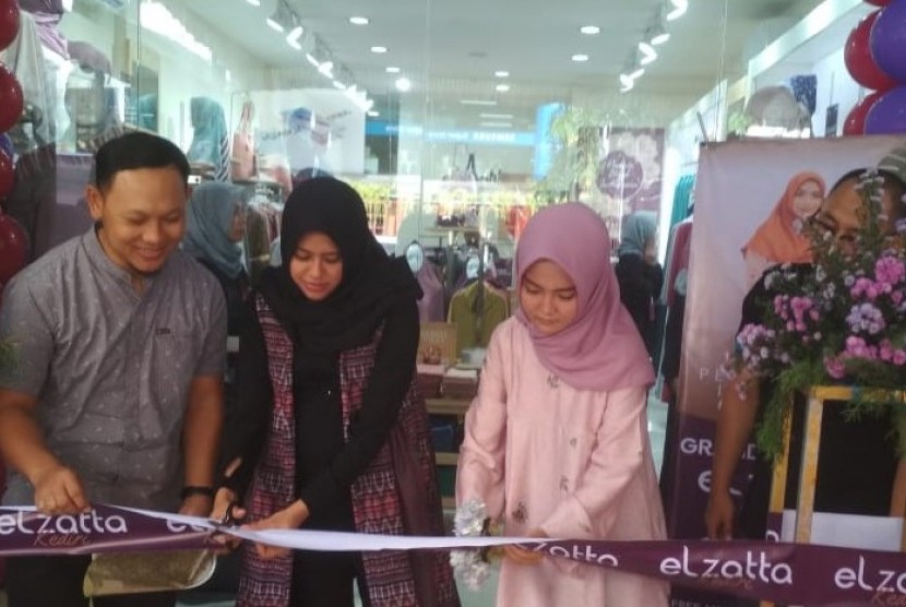 Elzatta Hijab Gelar Opening Store Ke 161 Di Kota Kediri Republika Online Women's clothes shop · medan, indonesia. elzatta hijab gelar opening store ke