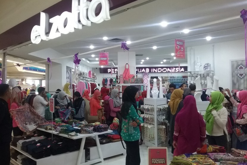 Elzatta membuka superstore pertamanya di Tegal, pertanda dibukanya lebih banyak toko berkonsep serupa di kota lain.