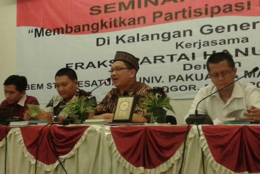eminar Nasional Fraksi Hanura MPR RI bekerjasama dengan BEM STIE Kesatuan, BEM Universitas Pakuan dan Mahasiswa Se-kota Bogor, di Ballroom Hotel Sahira, Bogor, Ahad (5/7).