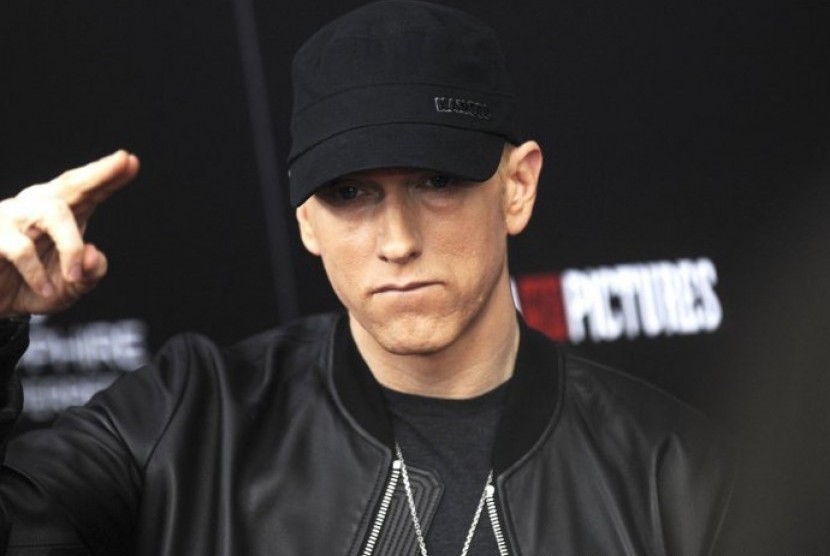 Rapper Eminem mengajak penggemar untuk terhubung dengannya melalui nomor ponsel yang dibagikan lewat Instagram dan Twitter.