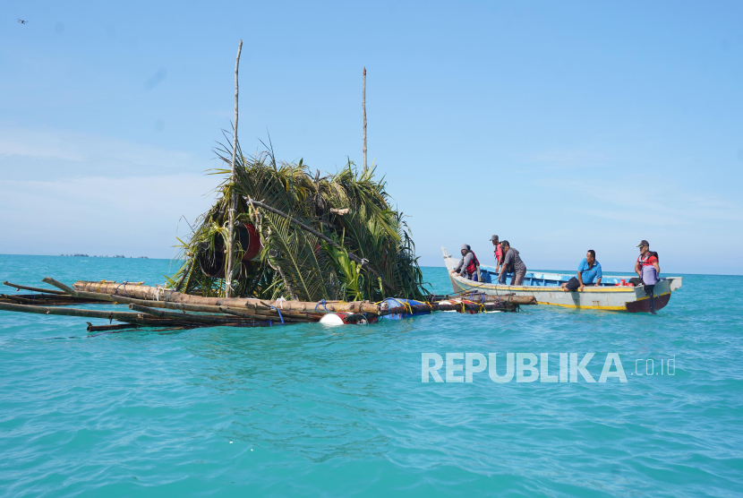 Emiten TINS ini juga melaksanakan inisiatif penenggelaman coral garden atau taman karang buatan sebagai bagian dari program corporate social responsibility (CSR)
