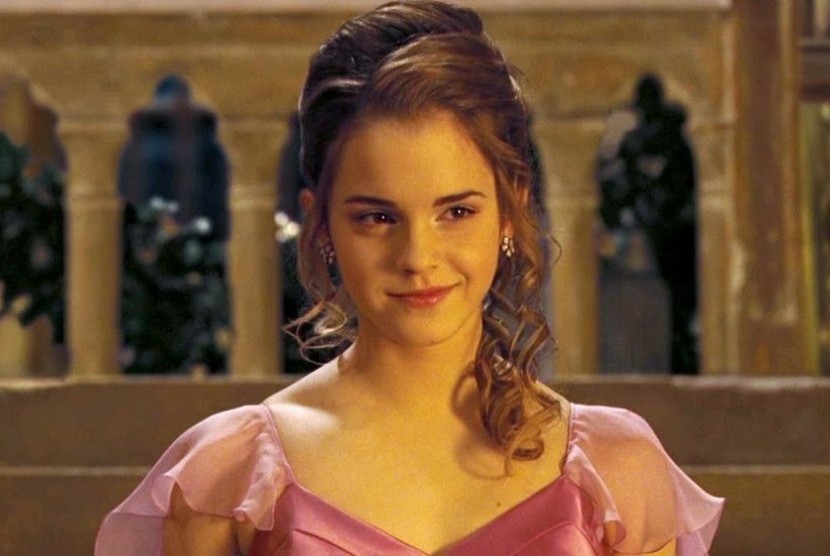 Emma Watson sebagai Bella dalam film Beauty and the Beast.