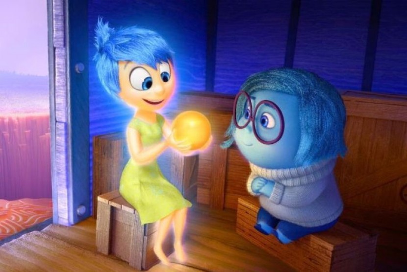 Emosi yang berkonflik...karakter ‘Joy’ dan ‘Sadness’ dalam film ‘Inside Out’. 