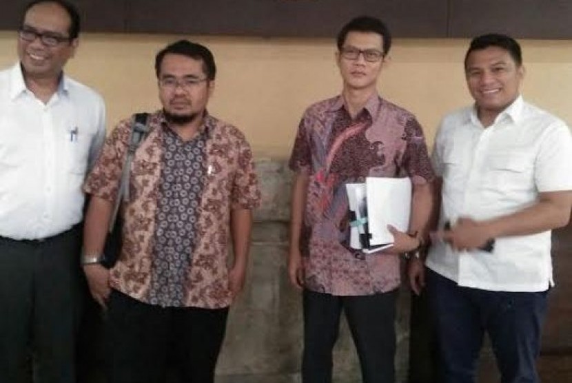 Empat PNS mengajukan permohonan uji materi atas kewenangan kepada PT Taspen (Persero) untuk mengelola program Jaminan Kecelakaan dan Jaminan Kematian (JKM) bagi PNS.