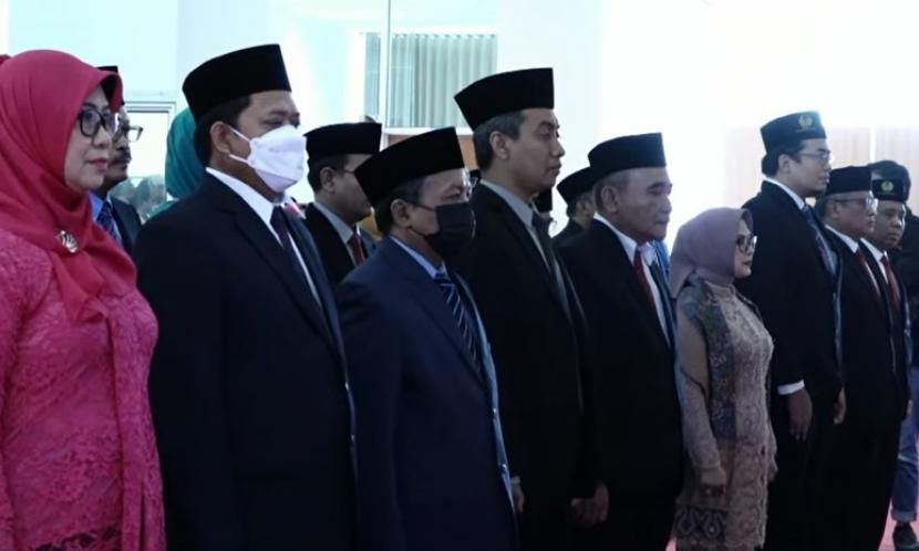 Empat Wakil Rektor Universitas Negeri Surabaya (Unesa) Periode 2023/2027 dilantik pada Senin, 30 Januari 2023
