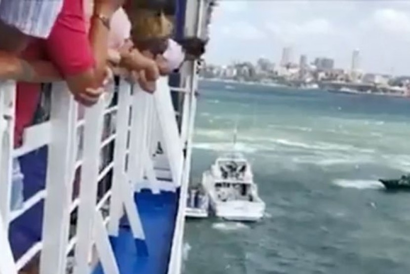 Enam penumpang diturunkan dari kapal setelah bentrok.