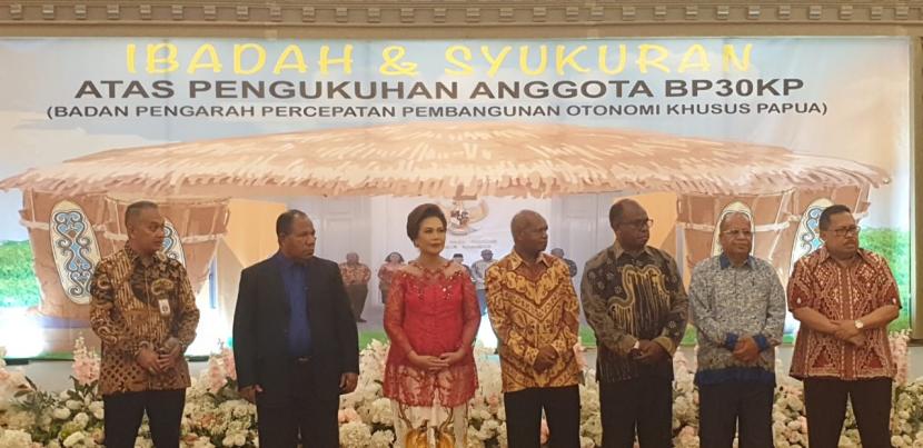 engukuhan keenam anggota BP3OKP-RI asli dari Papua tersebut sebelumnya telah dikukuhkan oleh Wakil Presiden (Wapres) Ma