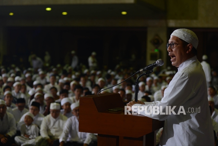 Dzikir Nasional 2016 di Masjid Agung At-tin, Jakarta, Sabtu (31/12).Republika/Raisan Al Farisi