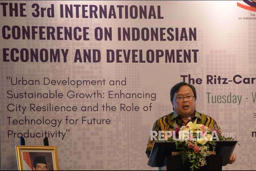 enteri Perencanaan Pembangunan Nasional (PPN)/Kepala Bappenas Bambang Brodjonegoro memberikan keynote speech dalam acara The 3rd Internasional Conferance On Indonesian Economy and Development di Jakarta, Rabu (19/9).