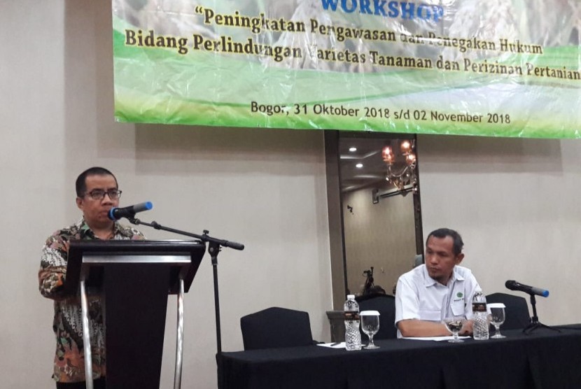 epala Pusat PVTPP Erizal Jamal, saat membuka Workshop Peningkatan Pengawasan dan Penegakan Hukum Bidang Perlindungan Varietas Tanaman dan Perizinan Pertanian, di Hotel Mirah, Bogor, Rabu (31/10)