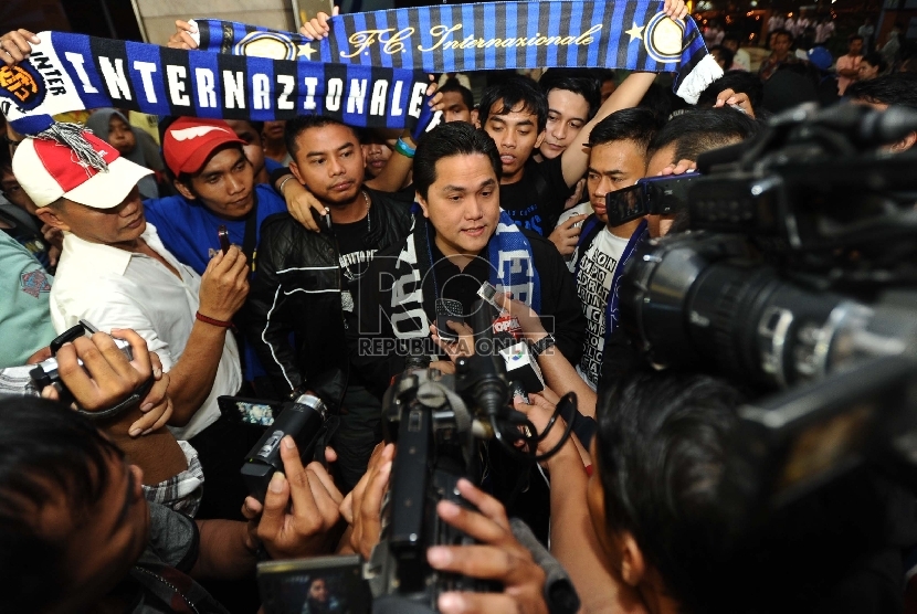 Erick Thohir (tengah) 