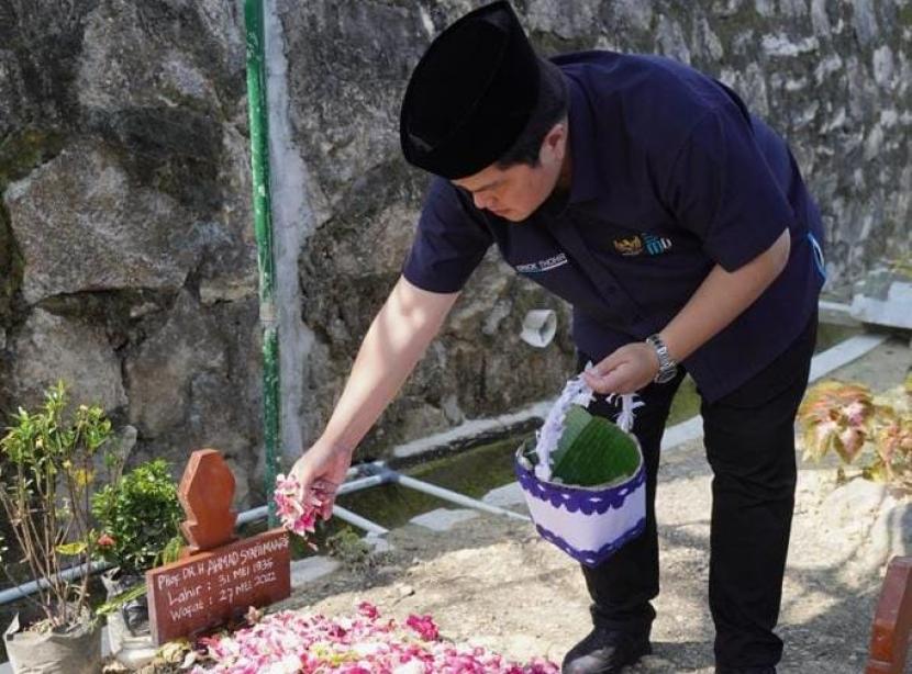 Erick Thohir ziarah ke makam Buya Syafii di Yogyakarta, Rabu (22/6/2022).
