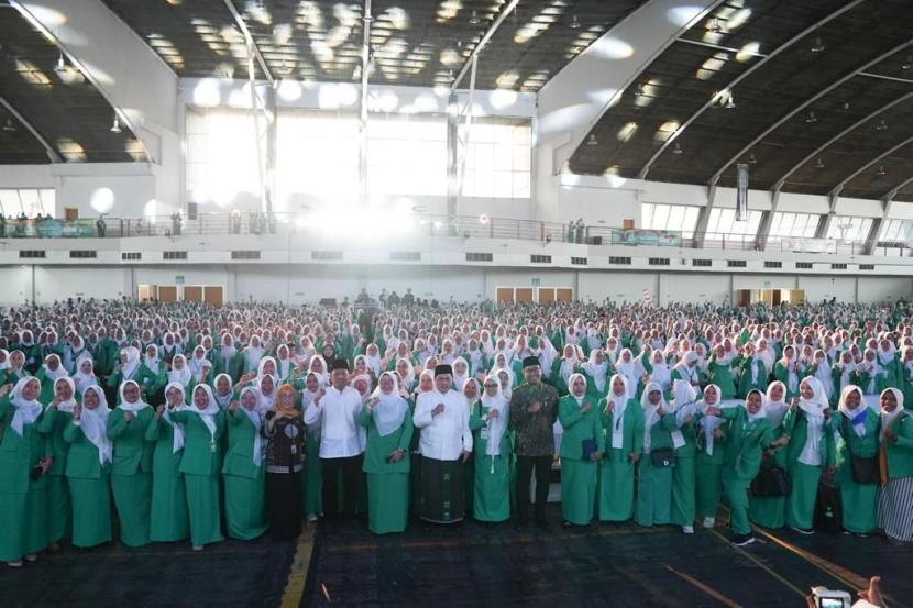 Erik Thohir menghadiri Apel Akbar Fatayat se Indonesia di Surabaya, Sabtu (30/9/2023).