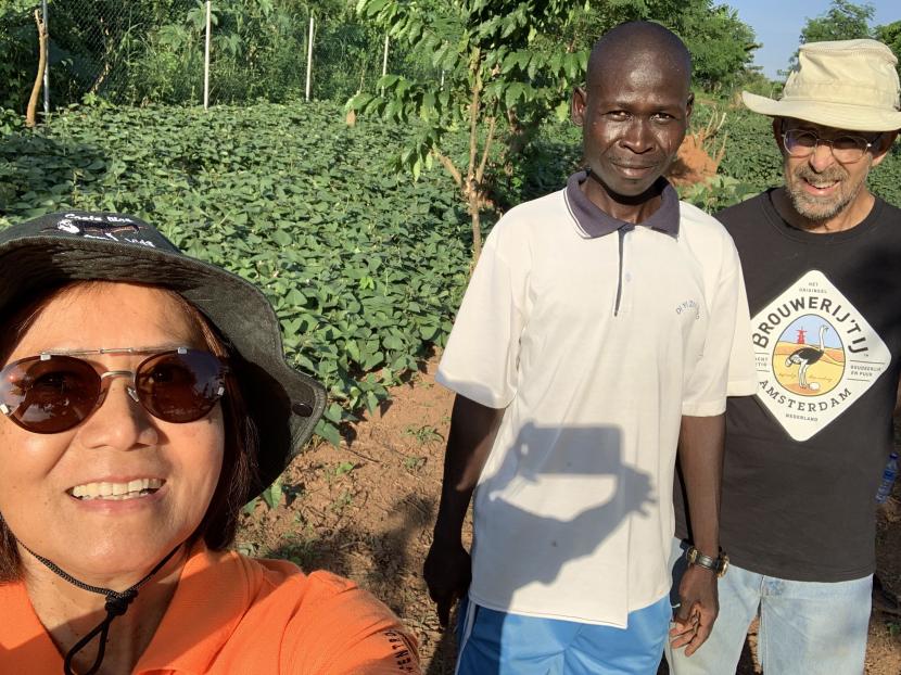 Erna Abidin, alumnus Fakultas Pertanian IPB University yang berhasil mengembangkan ubi jalar oranye untuk mencegah stunting di Afrika.