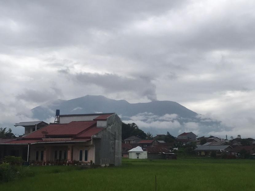Erupsi Gunung Marapi pada Rabu (11/1/2023) pagi. Gunung Marapi di Sumatra Barat kembali erupsi tadi siang, Senin (6/2/2023) tepatnya pukul 12.48 WIB. 