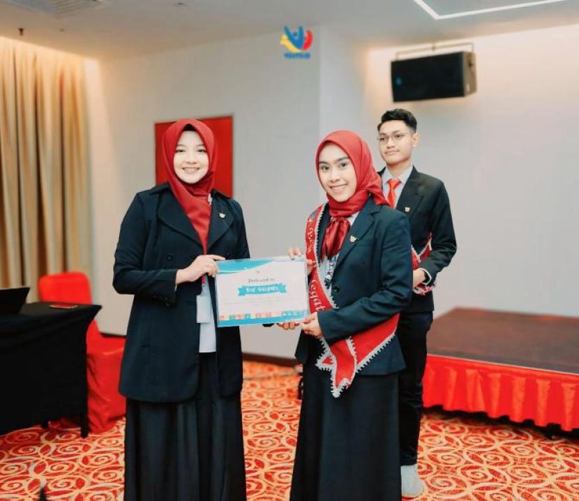 Ervina Rizqi Purwaningrum, meraih Gelar Best Delegate