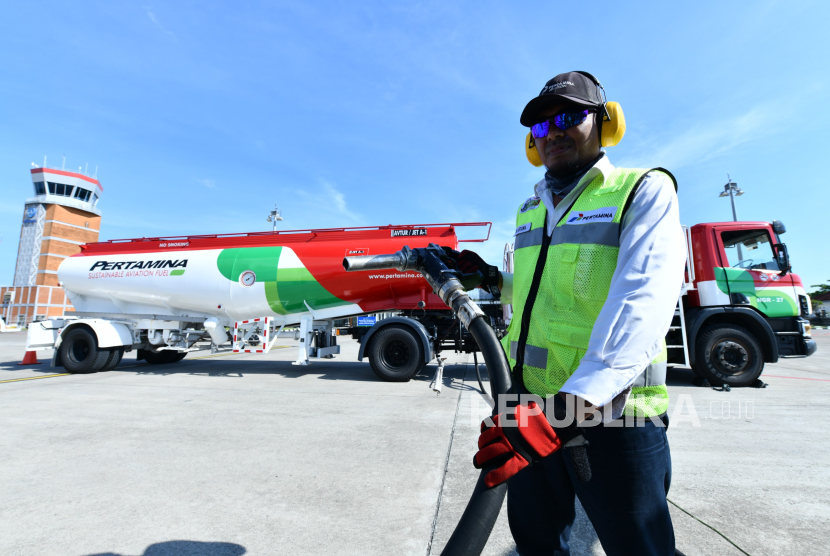 eSAF atau e-sustainable aviation fuel adalah bahan bakar sintetik untuk pesawat terbang