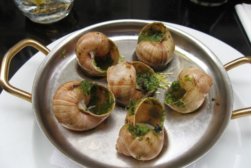 Escargot, kuliner dari bekicot khas Prancis.