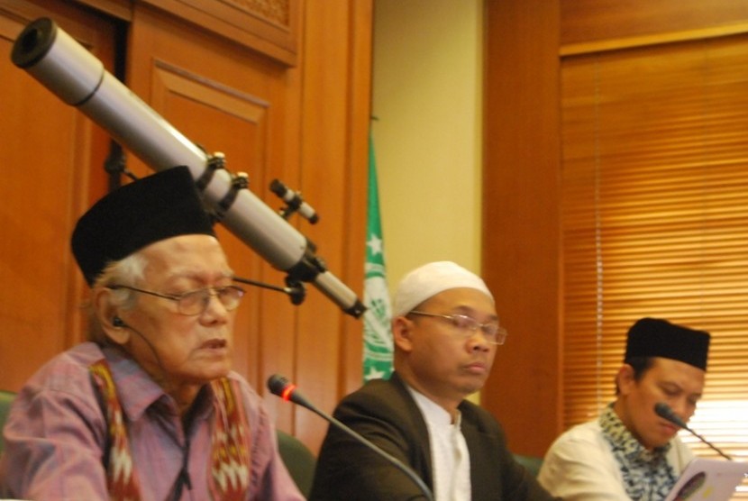 Ketua Lajnah Falakiyah PBNU KH A Ghazalie Masroeri dalam konferensi pers terkait penetapan Idul Fitri di kantor PBNU, Jakarta, Kamis (2/7).