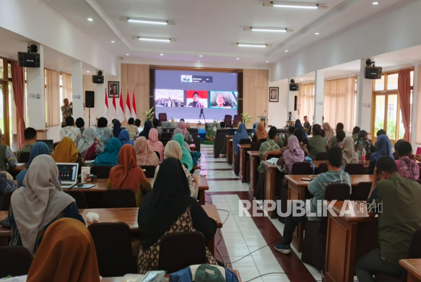 Evaluasi dan Peningkatan Pelayanan Publik yang digelar Pusat Perlindungan Varietas Tanaman dan Perizinan Pertanian (Pusat PVTPP) di Bandung, Jumat (20/6/2025).