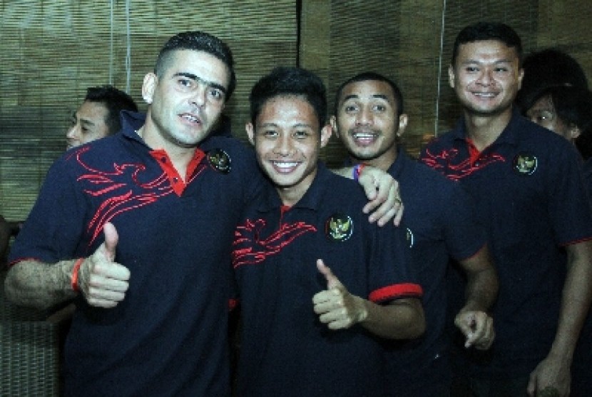 Evan Dimas bersama penggawa timnas Indonesia untuk Piala AFF 2014.