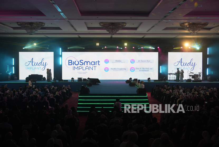 Event Audyphoria yang digelar Audy Dental sebagai perayaan anniversary perusahaan di usia 16 tahun di Hotel Bidakara, Jakarta, beberapa waktu lalu. Kegiatan ini turut mendatangkan lebih dari 1.300 karyawan dan dokter serta partner Audy Dental yang tersebar di seluruh kota-kota besar di Indonesia.  