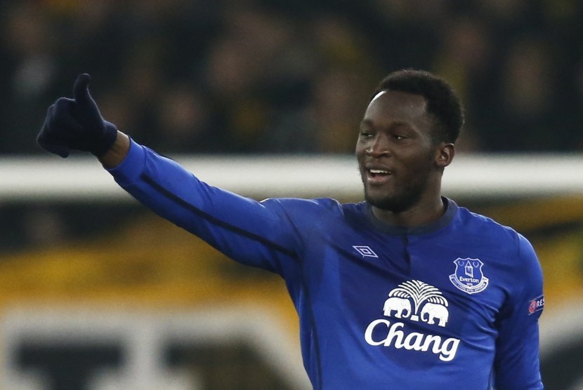 Everton's Romelu Lukaku celebrates after scoring a goal against BSC Young Boys during their Europa League round of 32 first leg soccer match in Bern, February 19, 2015.