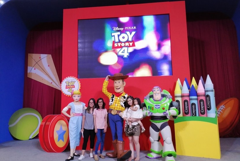  Experience The World of Disney and Pixar's Toy Story 4 di Kota Kasablanka.
