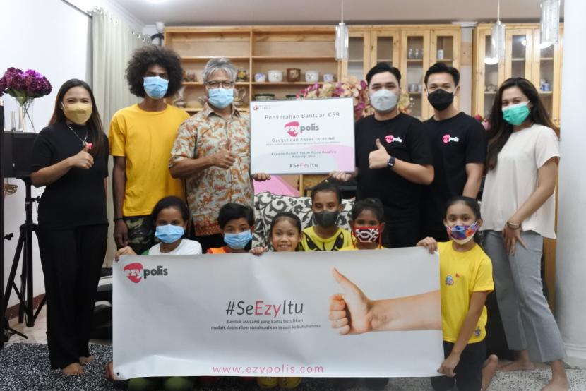 Ezypolis mengadakan memberikan bantuan gadget dan membangun akses internet untuk anak-Anak Panti Asuhan Roslin di Kupang, Nusa Tenggara Timur (NTT), Rabu (8/6).