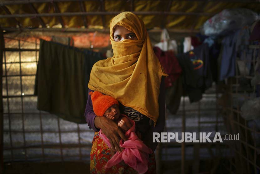 Pengungsi Rohingya korban perkosaan militer Myanmar. Kini ia berada di kamp pengungsian Kutupalong di Bangladesh