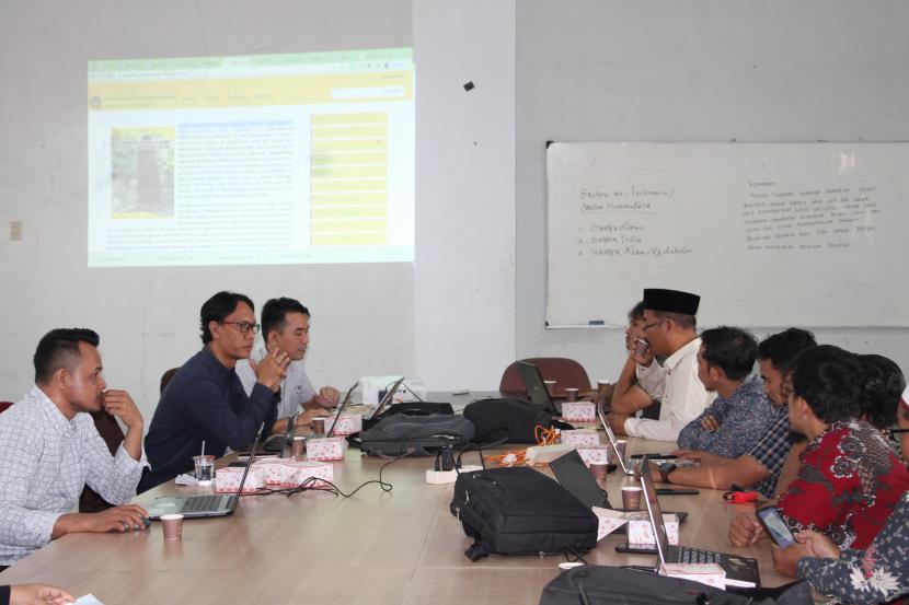 Fakultas Adab dan Humaniora Universitas Islam Negeri Ar-Raniry Banda Aceh melaksanakan Workshop Penguatan Pengelolaan Jurnal, Kamis (2/6).