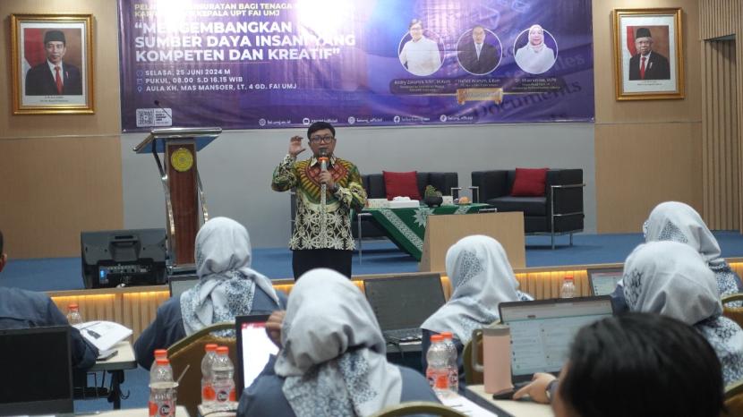 Fakultas Agama Islam Universitas Muhammadiyah Jakarta (FAI UMJ) menggelar Pelatihan Persuratan yang dikhususkan bagi tenaga kependidikan, Ketua Program Studi dan Kepala UPT, Selasa (25/6/2024).