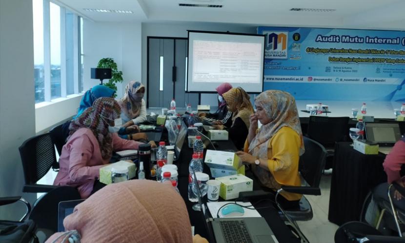 Fakultas Ekonomi dan Bisnis (FEB) Universitas Nusa Mandiri (UNM) mengikuti Audit Mutu Internal (AMI) siklus ke-5 tahun akademik 2021/2022.