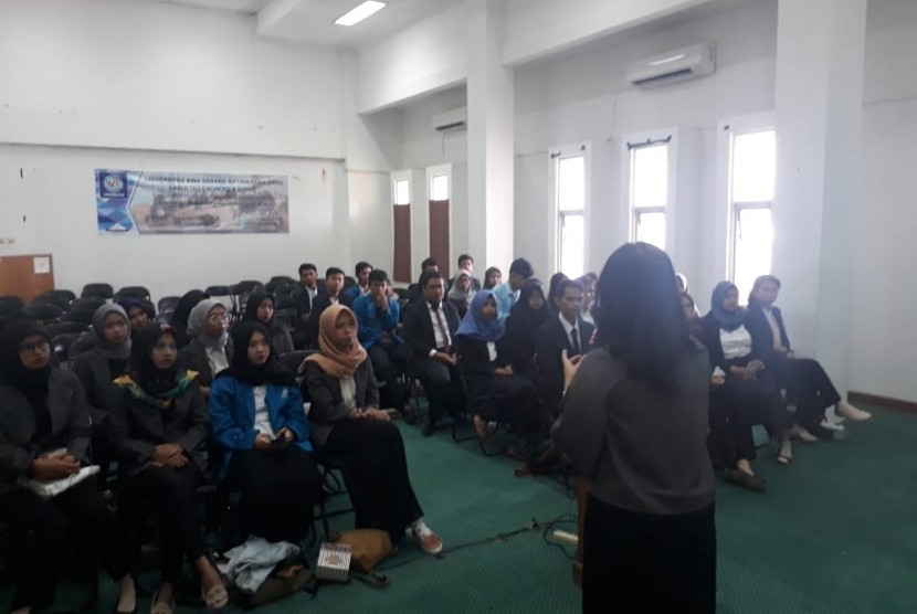 Fakultas Ekonomi dan Bisnis Universitas BSI Bandung menggelar seminar karir.