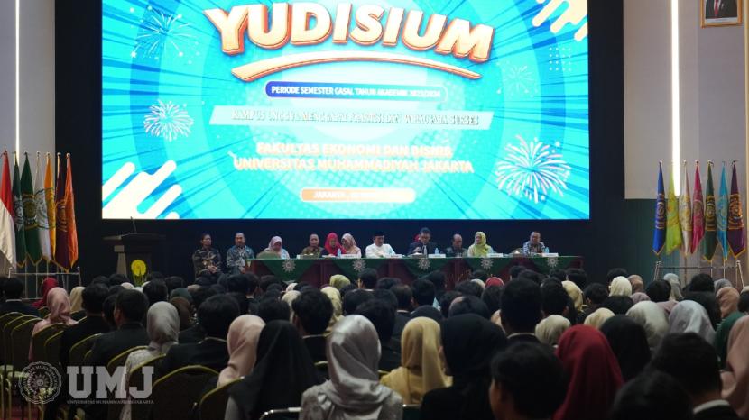 Fakultas Ekonomi dan Bisnis Universitas Muhammadiyah Jakarta (FEB UMJ) selenggarakan kegiatan Yudisium Program Sarjana dan Pasca Sarjana semester ganjil tahun akademik 2023/2024 di Aula KH Ahmad Azhar Basyir, Gedung Cendikia, Sabtu (2/3/2024).