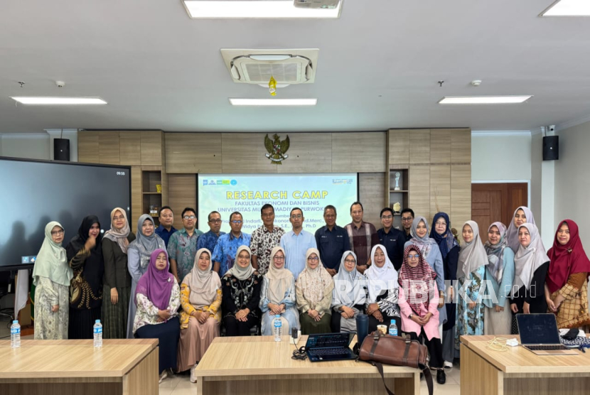 Fakultas Ekonomi dan Bisnis Universitas Muhammadiyah Purwokerto menggelar Research Camp 2025.