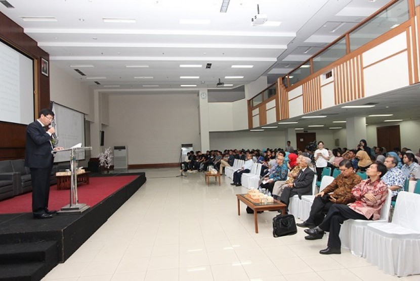 Fakultas Ekonomi Universitas Al Azhar Indonesia (UAI) bersama Pusat Bahasa Mandarin UAI mengadakan Seminar Internasional dengan tema “Economic and Financial Relations Between Indonesia and China”. 