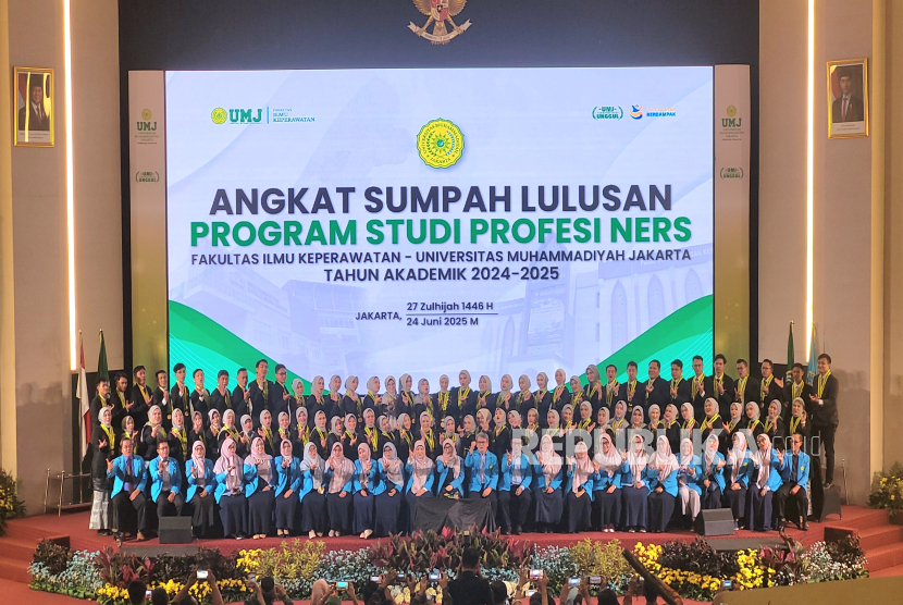 Fakultas Ilmu Keperawatan UMJ melakukan Angkat Sumpah Ners tahun ajaran 2024-2025, Selasa (24/6/2025).