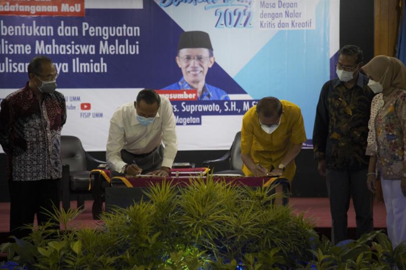 Fakultas Ilmu Sosial dan Ilmu Politik (FISIP) Universitas Muhamamdiyah Malang (UMM) menandatangani Memorandum of Understanding (MoU) dengan Pemerintah Kabupaten Magetan.