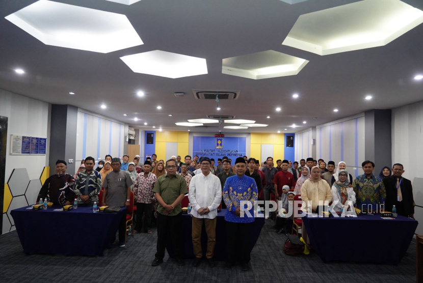 Fakultas Kedokteran (FK) Universitas Islam Indonesia (UII) mengadakan kegiatan pemeriksaan Narkotika, Psikotropika, dan Zat Adiktif (Napza) gratis bagi para pengurus Panti Asuhan Muhammadiyah dan Aisyiyah se-DIY. Acara yang digelar pada 24 Agustus 2025 ini merupakan bentuk pengabdian masyarakat dari FK UII bekerja sama dengan Forum Silaturahmi Panti Asuhan Muhammadiyah Aisyiah (FORPAMA) DIY, RS Mitra Paramedika, Badan Narkotika Nasional (BNN) DIY, dan Yayasan Badan Wakaf UII.