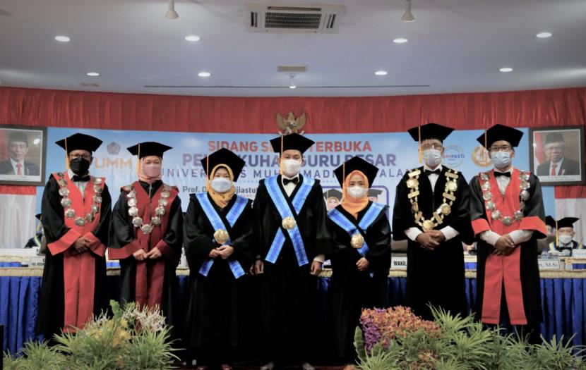 Fakultas Keguruan dan Ilmu Pendidikan (FKIP) Universitas Muhammadiyah Malang (UMM) mengukuhkan tiga guru besar baru. 
