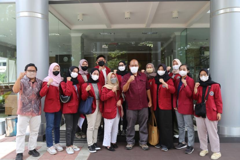 Fakultas Psikologi Universitas Muhammadiyah Malang (UMM) memberangkatkan sejumlah mahasiswanya untuk mengikuti program Seco Social Support for Migrant Workers di Malaysia. 