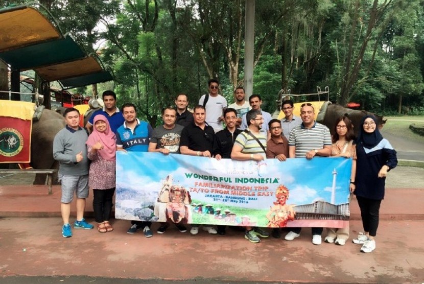 Famtrip Wisatawan Timur Tengah dengan mengunjungi kawasan Taman Safari, Puncak, Jawa-Barat Senin (23/5).