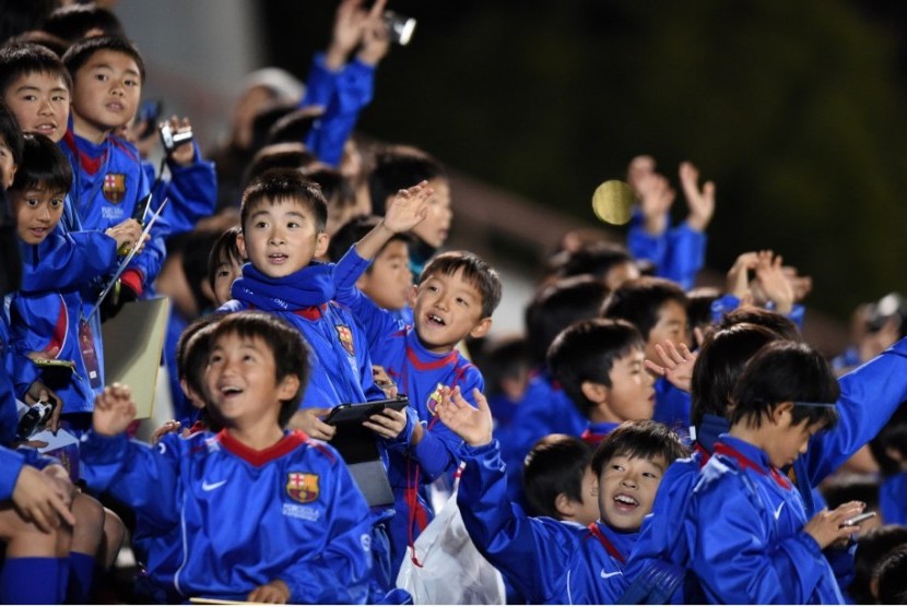 Fan cilik Barcelona di Jepang