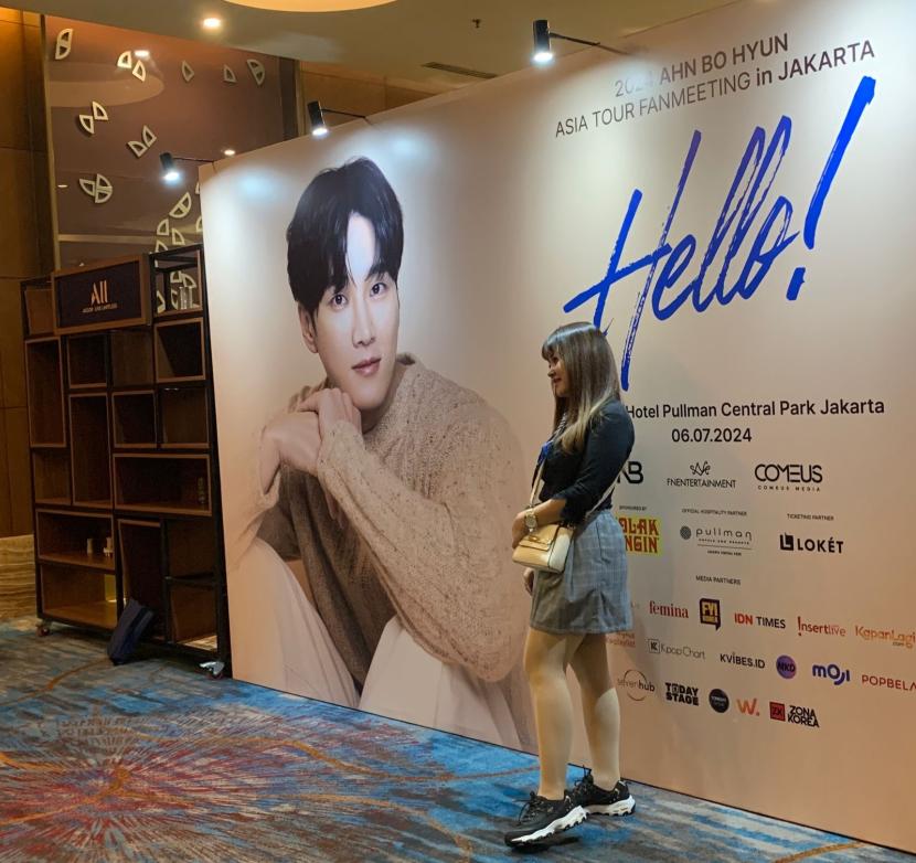 Fanmeeting aktor Korea, Ahn Bo Hyun di Grandbalroom Hotel Pullman Jakarta, Sabtu (6/7/2024).