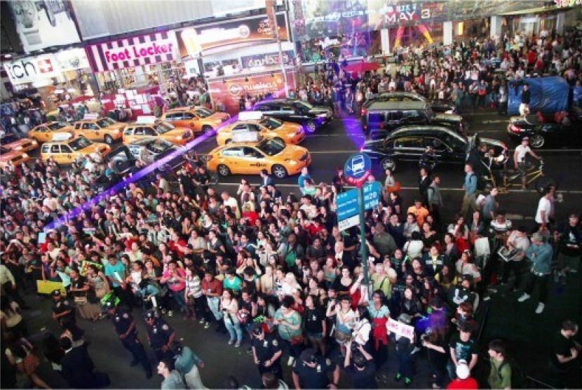 Fans BAP bikin sesak New York Time Square